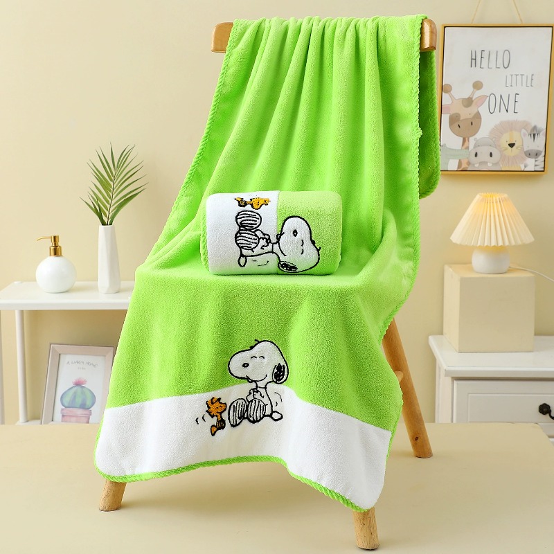 Travel Accessories As Gifts - Yumuşak Mercan Polar Kumaştan Yapılmış Snoopy